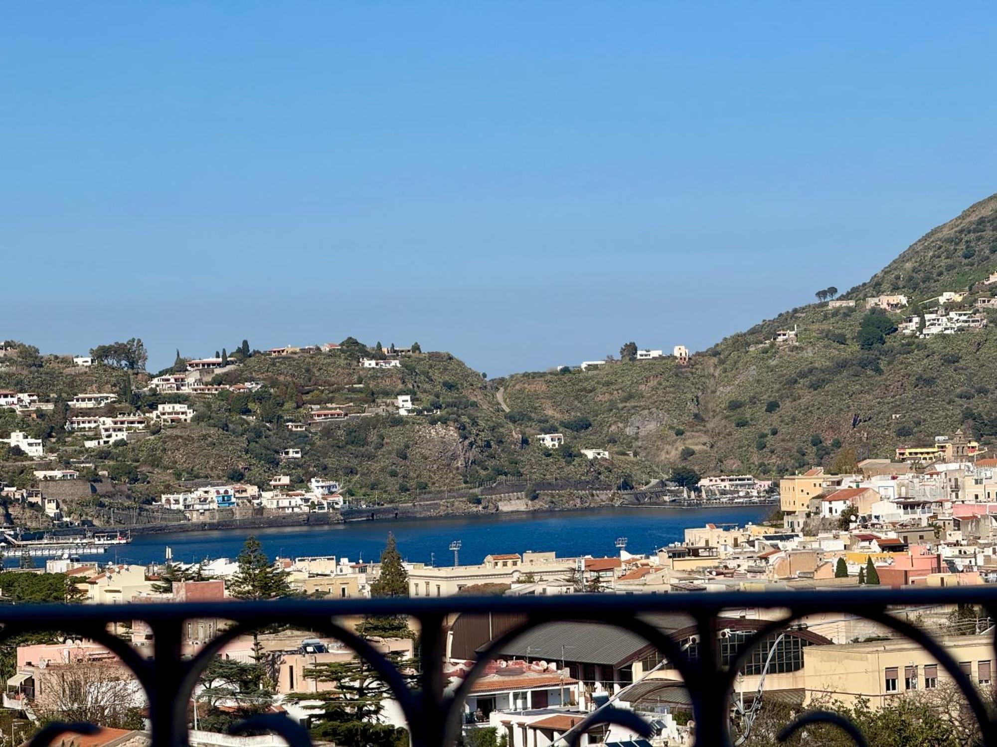 Taliaka B & B Lipari  Buitenkant foto